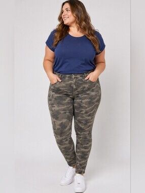 Torrid Plus Size 20: Olive Green Camo Skinny Pants